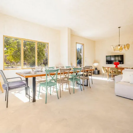 Quadro Private Pool Vila *