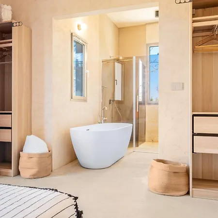 Quadro Private Pool Vila *