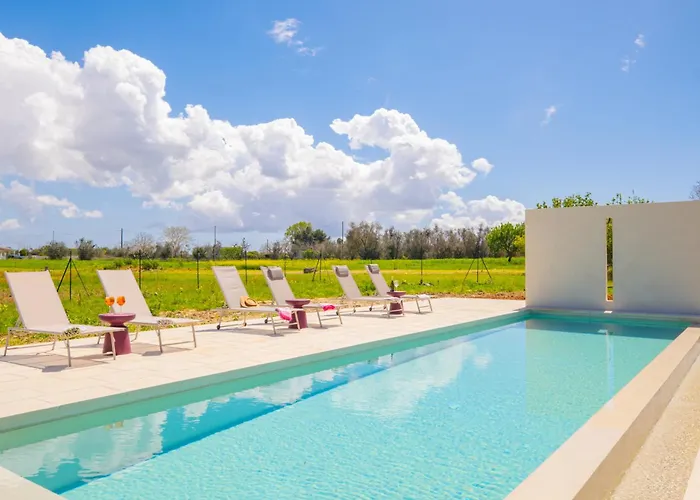 Quadro Private Pool Villa